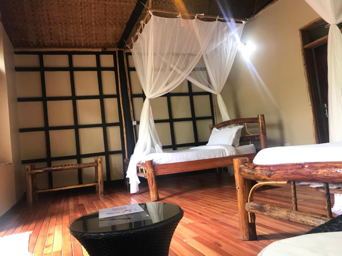 Hotel Enshama Game And *